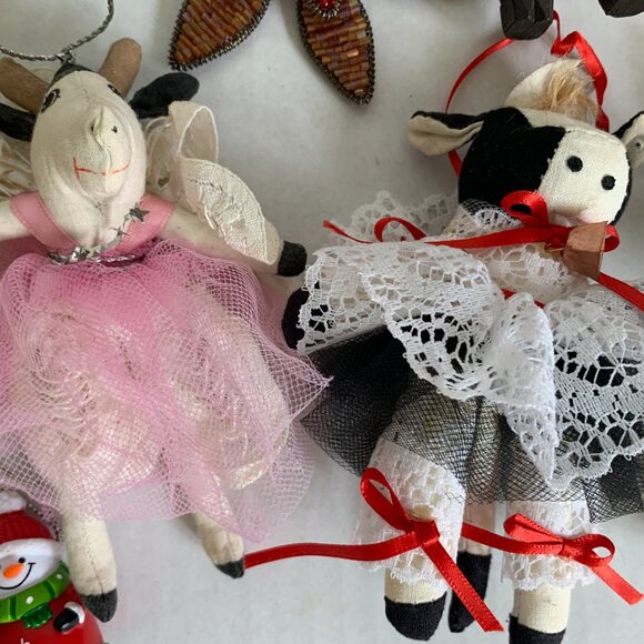 Lot of 38 Vintage Christmas Ornaments Santa Angel Cow Heart Star Bell Stocking - Picture 7 of 15